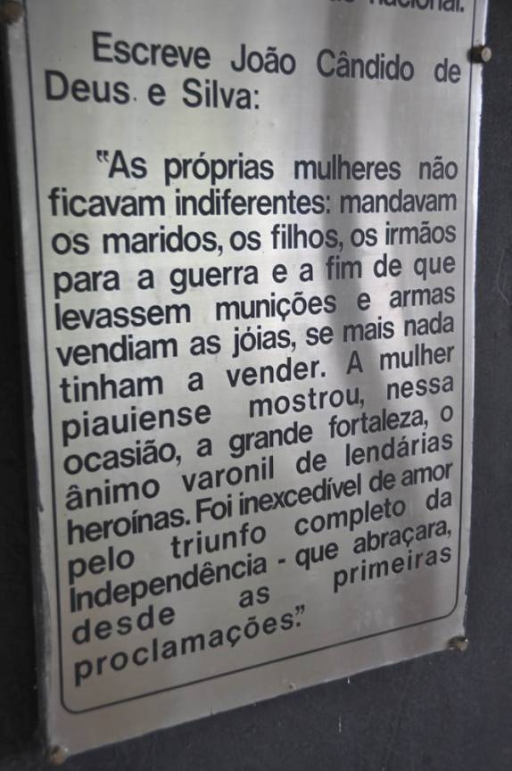 Placa informativa no Memorial à Batalha do Jenipapo, em Campo Maior - PI